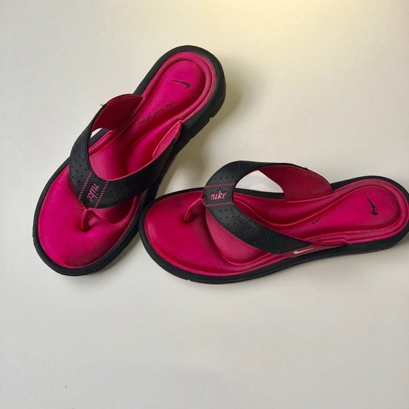 Nike Shoes - Nike Women’s Size 10 Sandals